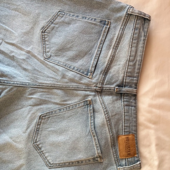 Hollister Jeans - Picture 2 of 4